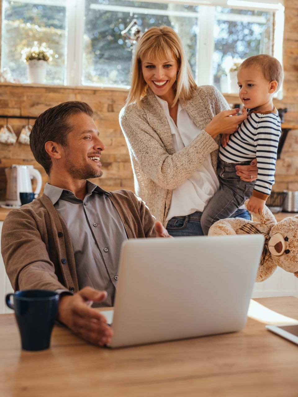 Une famille souriante
