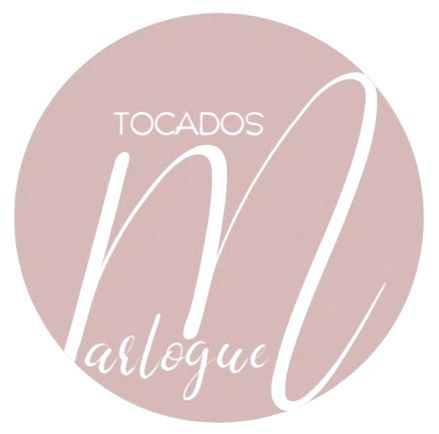 Logotipo circular rosa con "TOCADOS" y "M" blanca estilizada con "Marlogue" debajo.