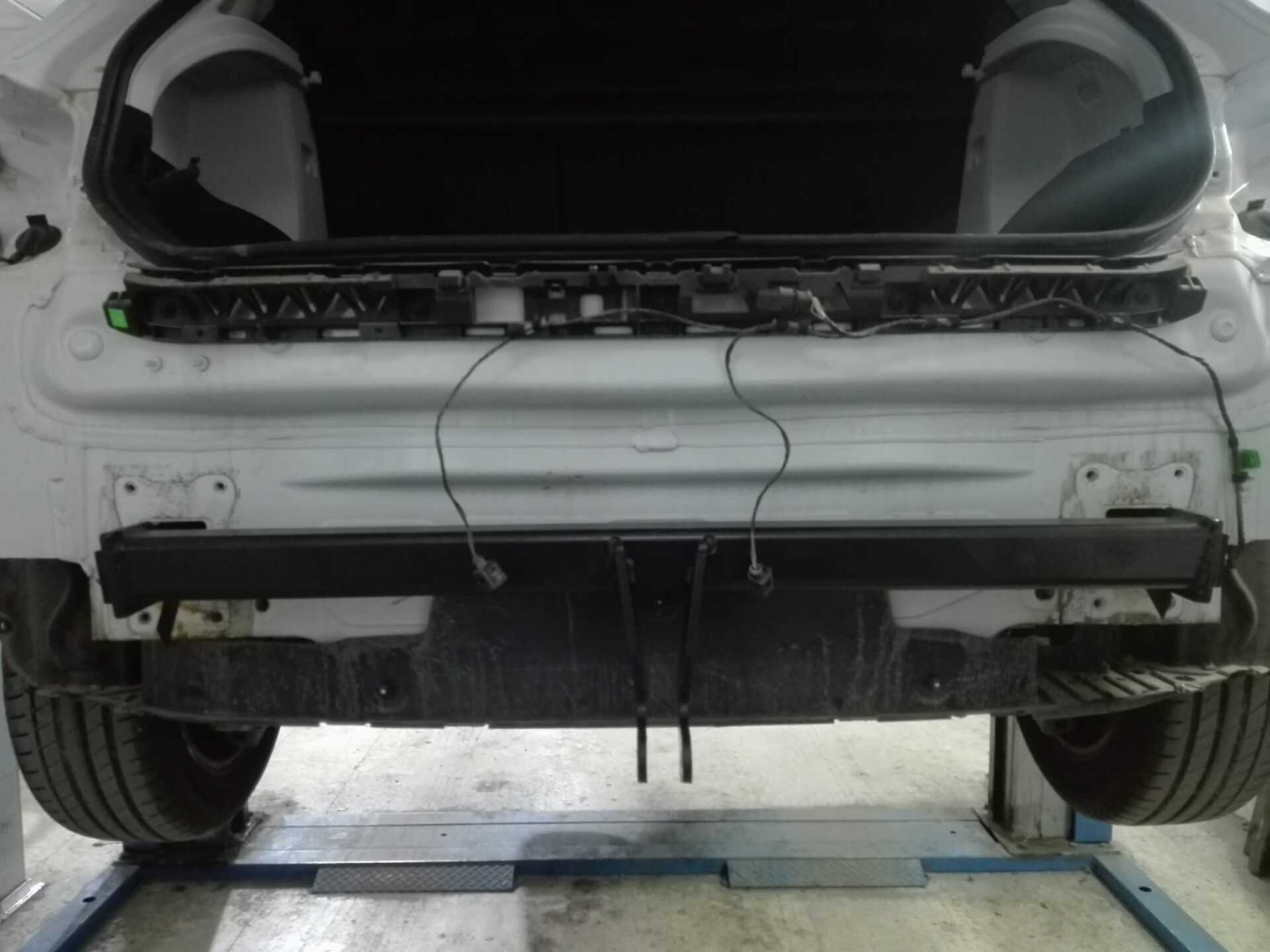 Instalación de enganches para remolques