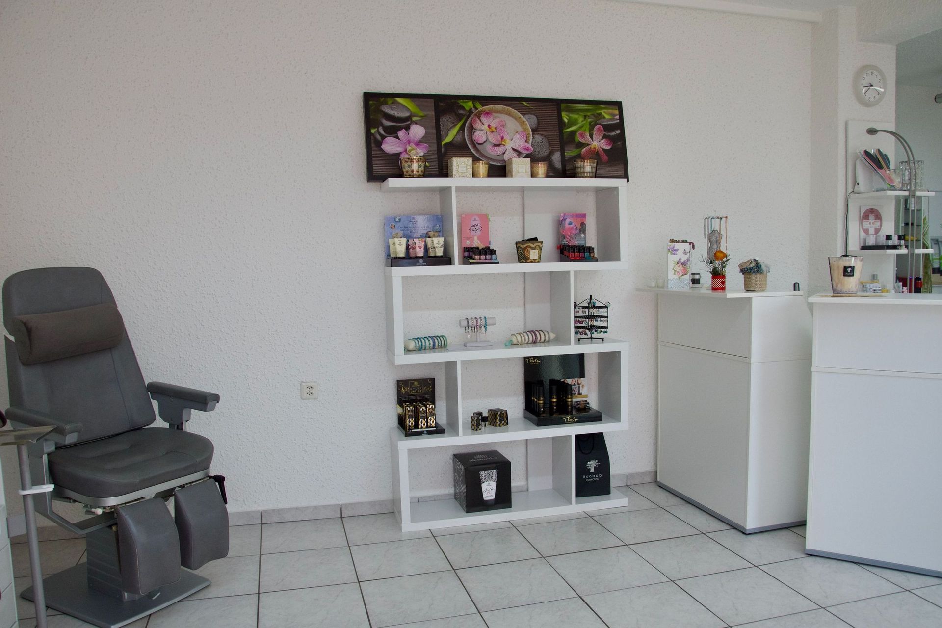 Kosmetikstudio - Angel Eyes / Pedesano - Wallisellen