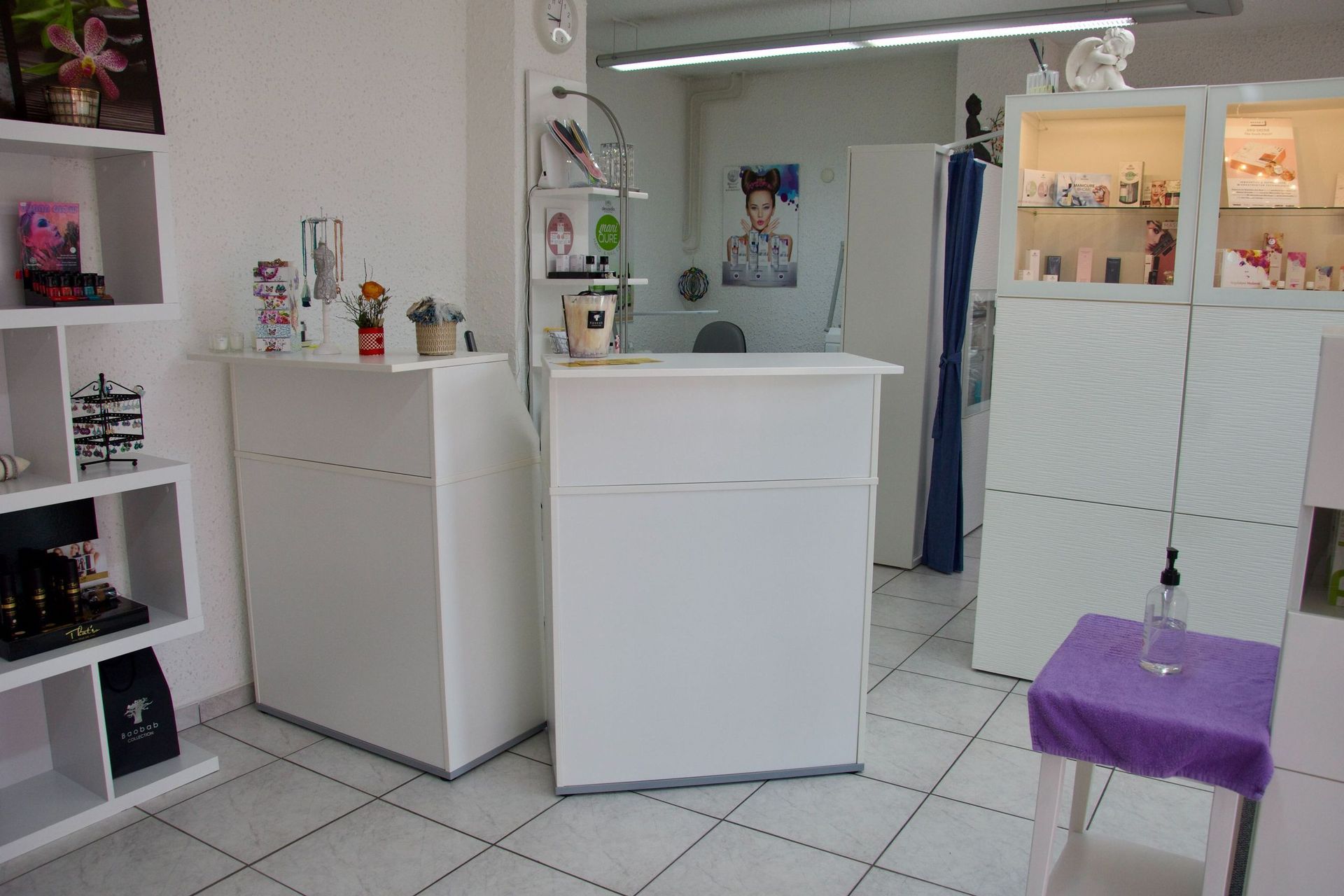 Kosmetikstudio - Angel Eyes / Pedesano - Wallisellen