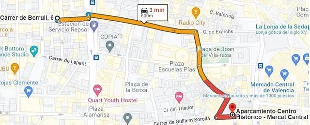 Ruta de Google Maps que muestra un trayecto de 3 minutos en coche desde la calle Borrull hasta el aparcamiento del centro histórico, junto al Mercado Central.