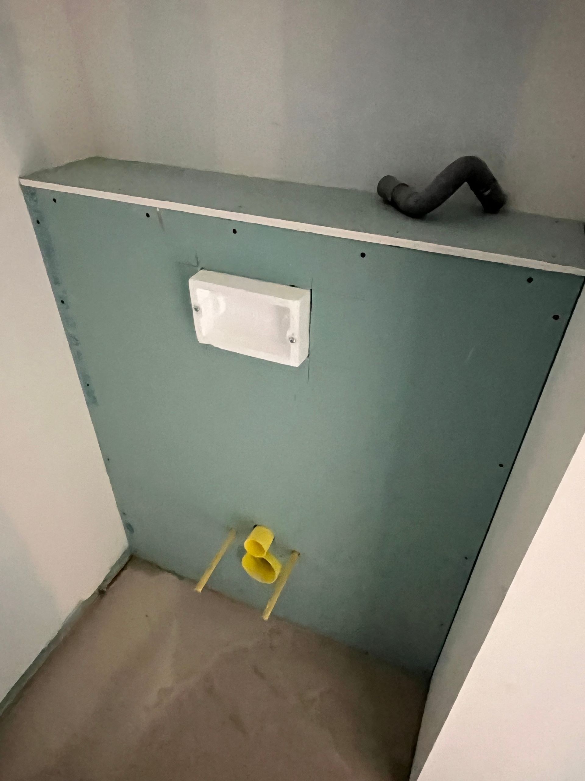 Des plaques de platre hydrofugées pour l'installation d'un WC