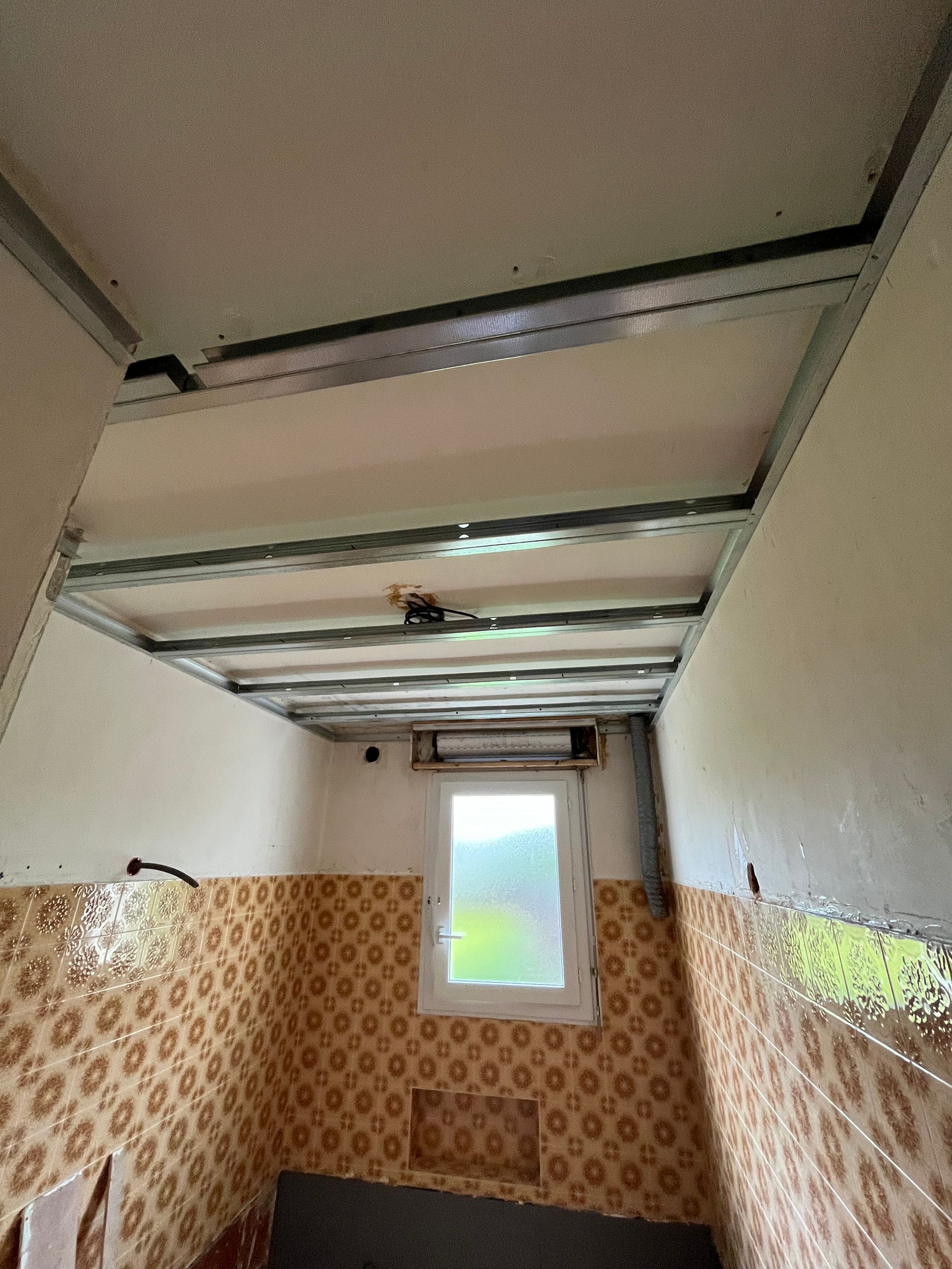 Travaux d'isolation pour un plafond