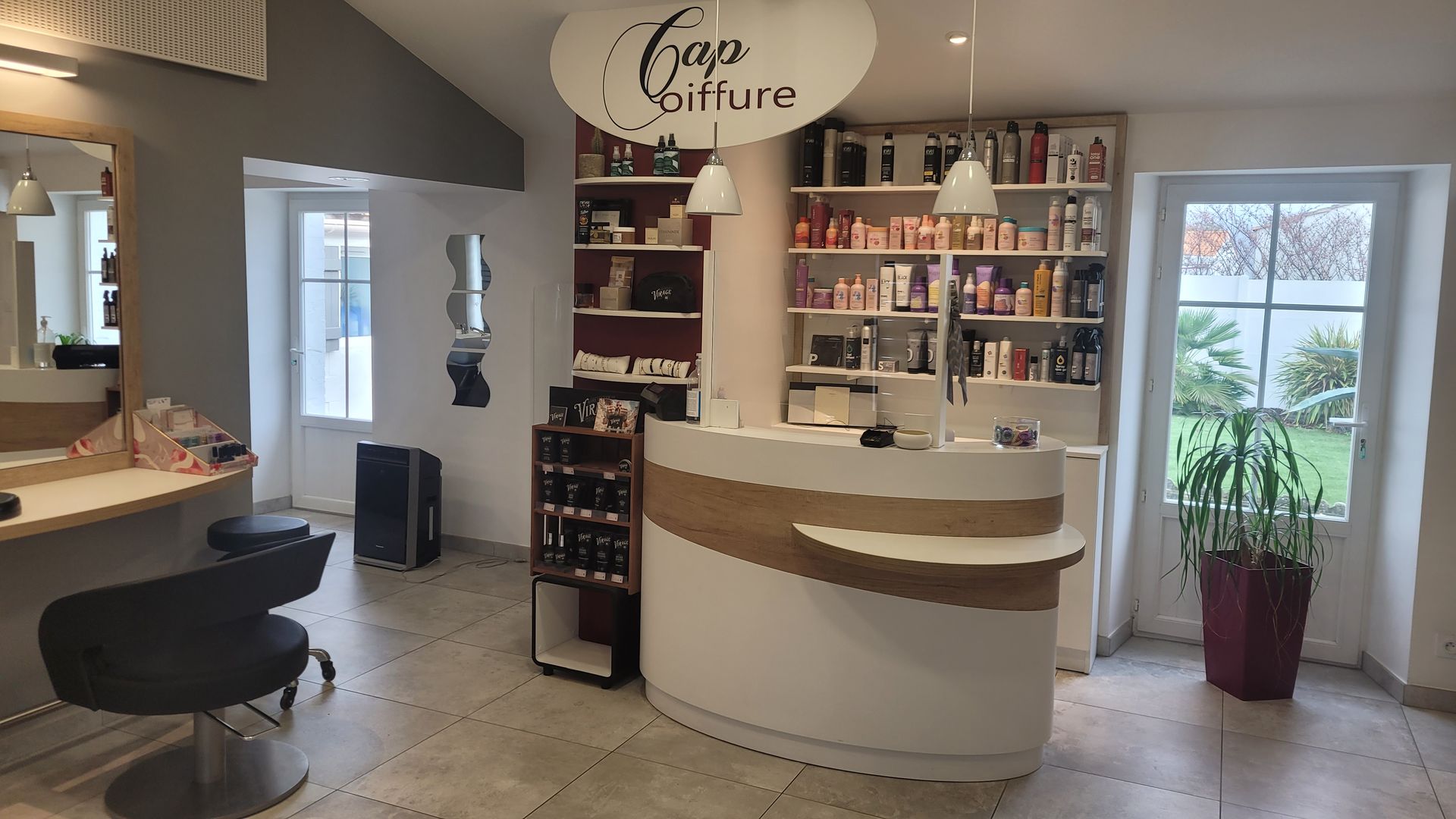Le salon Cap Coiffure et son guichet