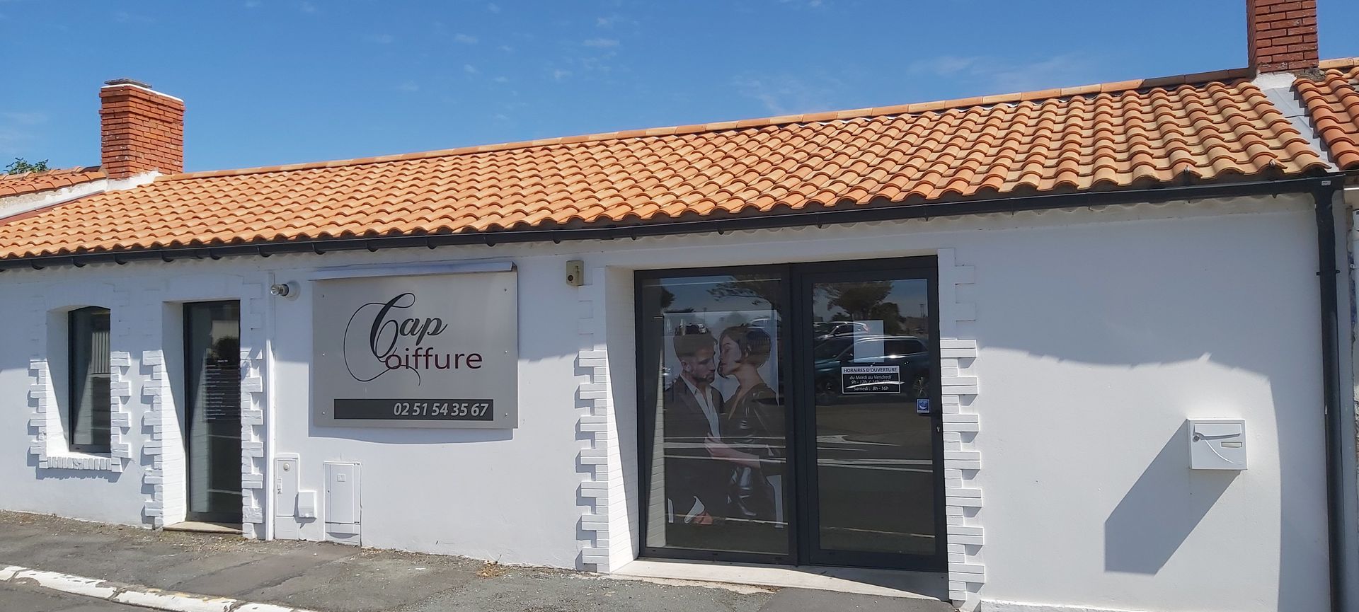 Devanture du salon de coiffure