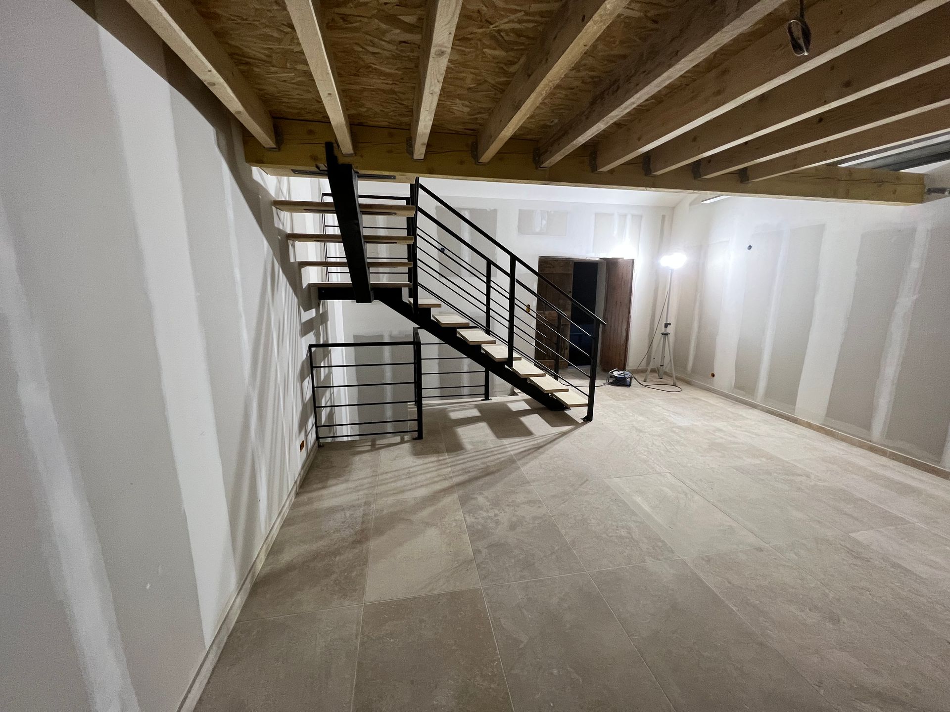 Escaliers en bois et en métal