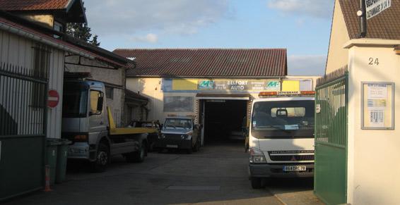 garages d'automobiles réparation - le garage vue extérieure