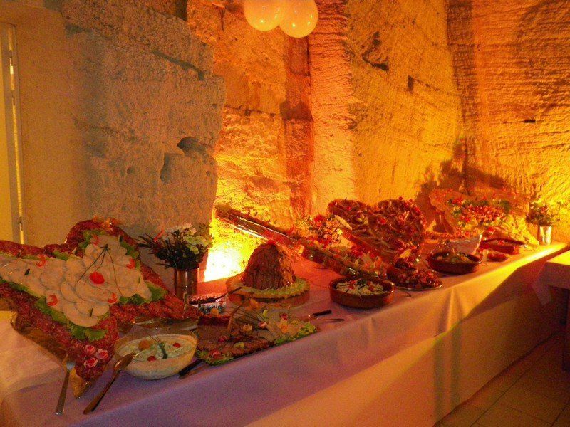 Buffet froid avec lumière chaude