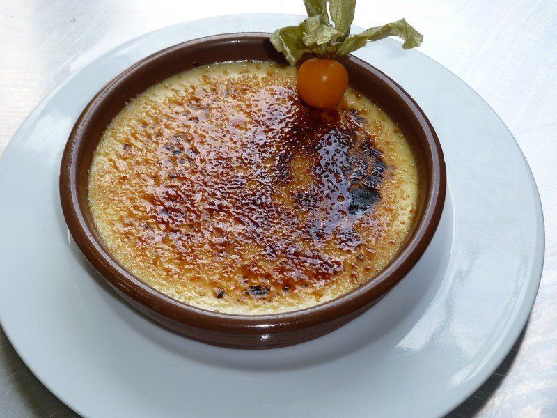 Crème brûlée en assiette