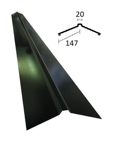 Musta metallinen kattopelti kulmikkailla sivulaipoilla, kuvassa mitat 20 mm ja 147 mm.