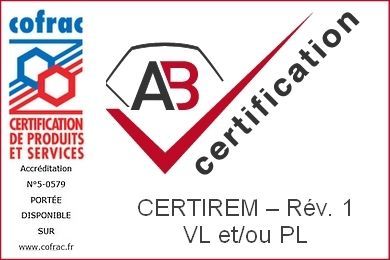 Logo de certification COFRAC avec le symbole AB et une coche rouge, pour VL et/ou PL.
