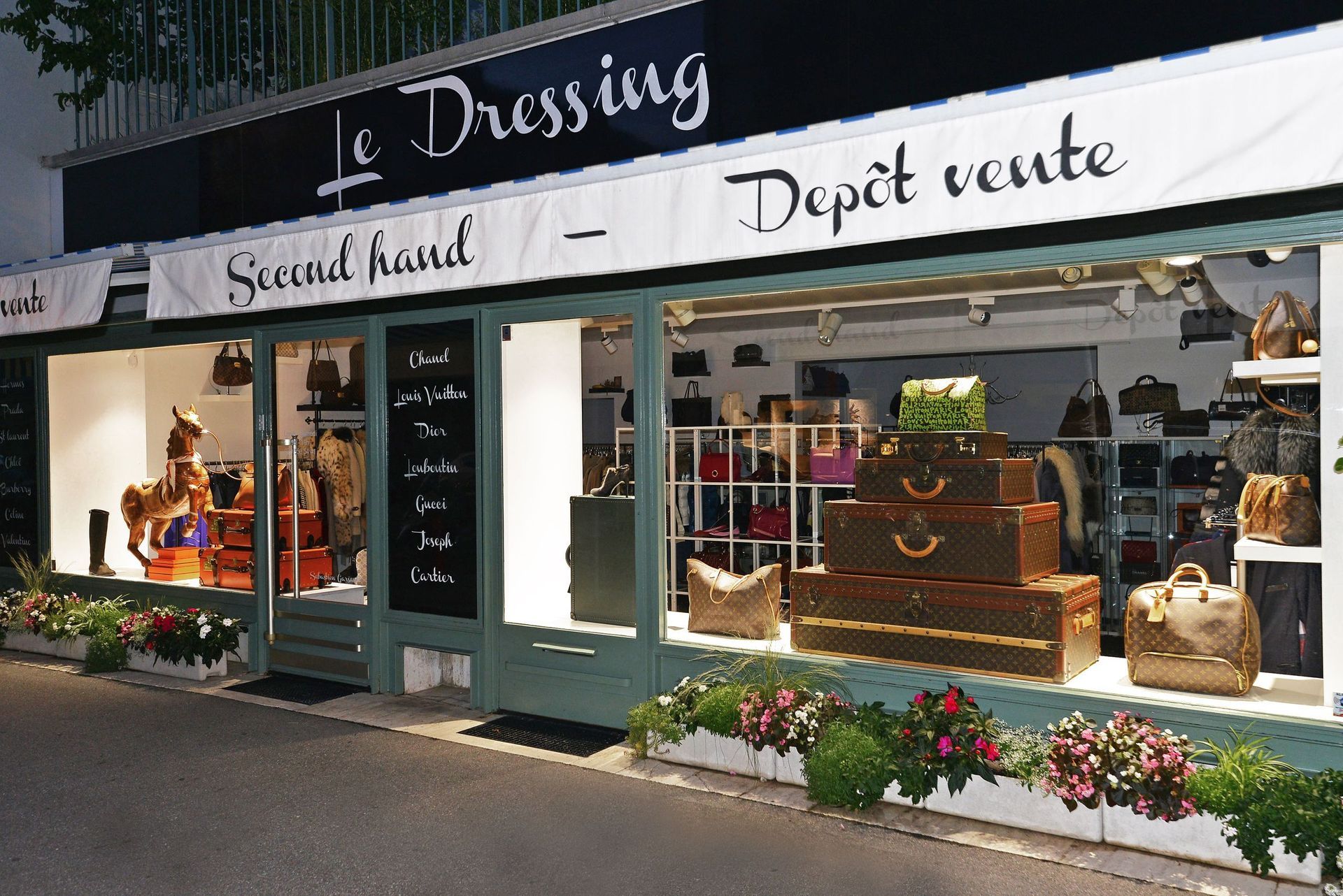 Magasin de second hands de luxe - Le Dressing