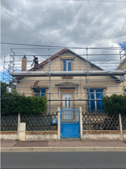 Maison pendant un ravalement de façade