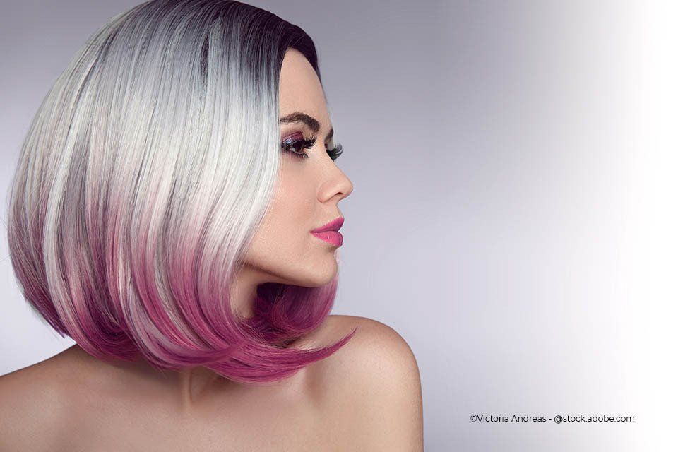 Kundin von Salon Bellissima mit grauem bis rot gefärbtem Haar