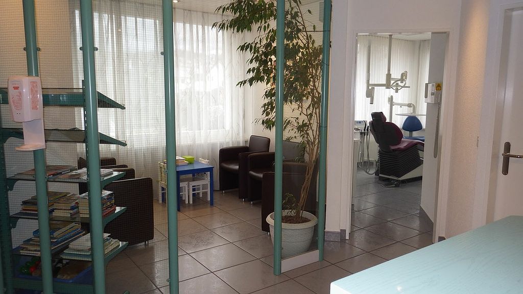 Wartezimmer - Zahnarztpraxis Vinzens - Bremgarten