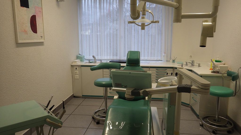Sprechzimmer - Zahnarztpraxis Vinzens - Bremgarten
