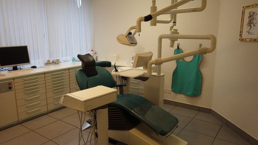 Sprechzimmer - Zahnarztpraxis Vinzens - Bremgarten