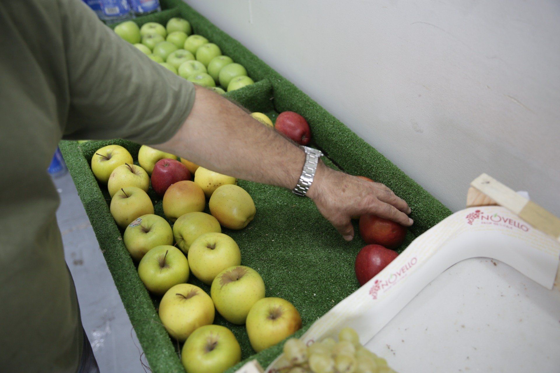 Vers fruit bij Taiba Market