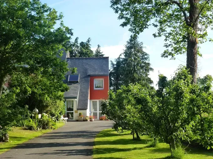 Une maison au loin