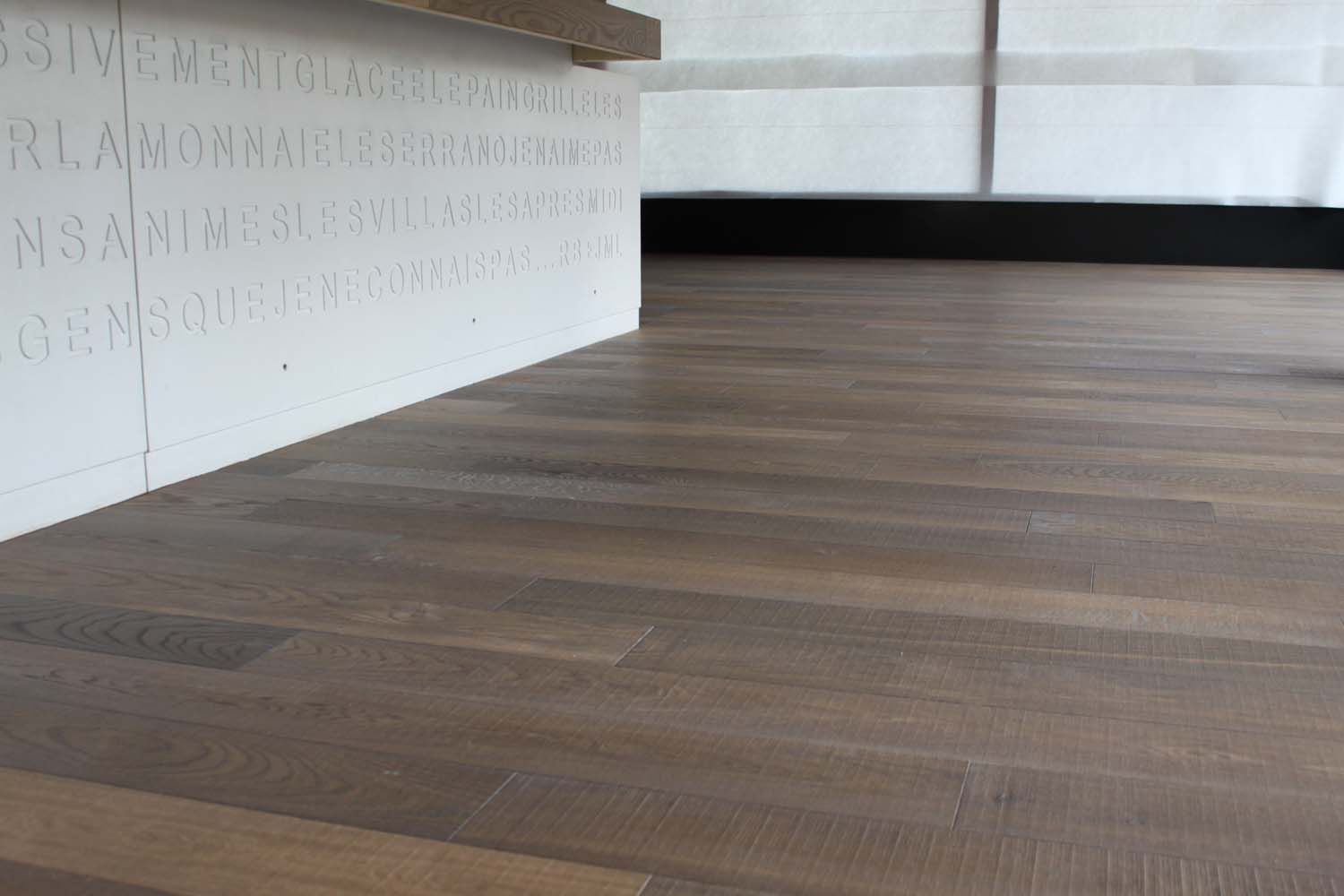 parquet lustré foncé