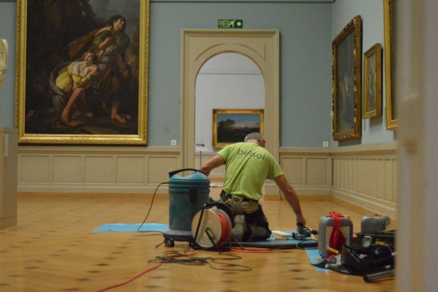 nettoyage du parquet