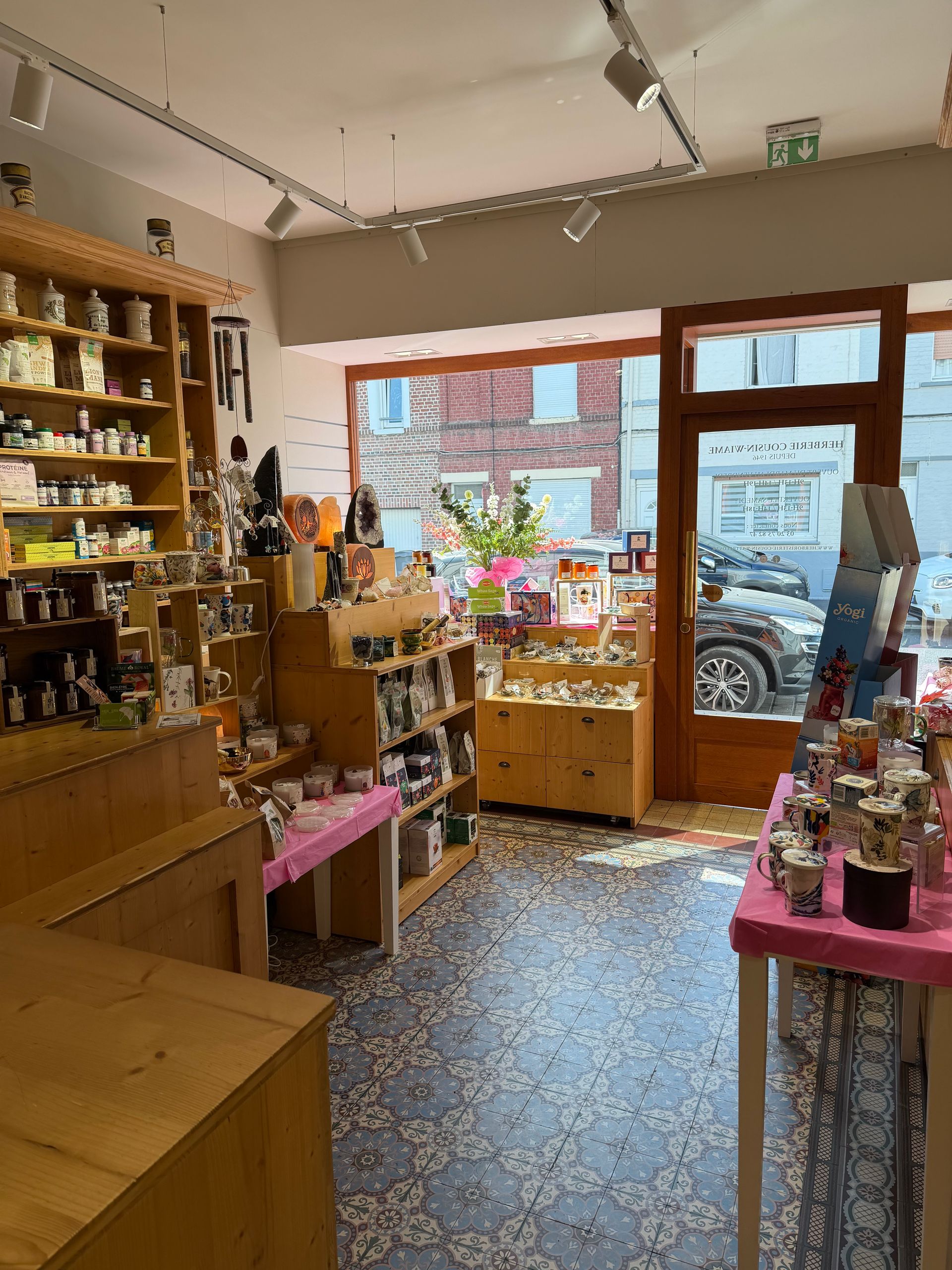 photo intérieur magasin depuis le comptoir