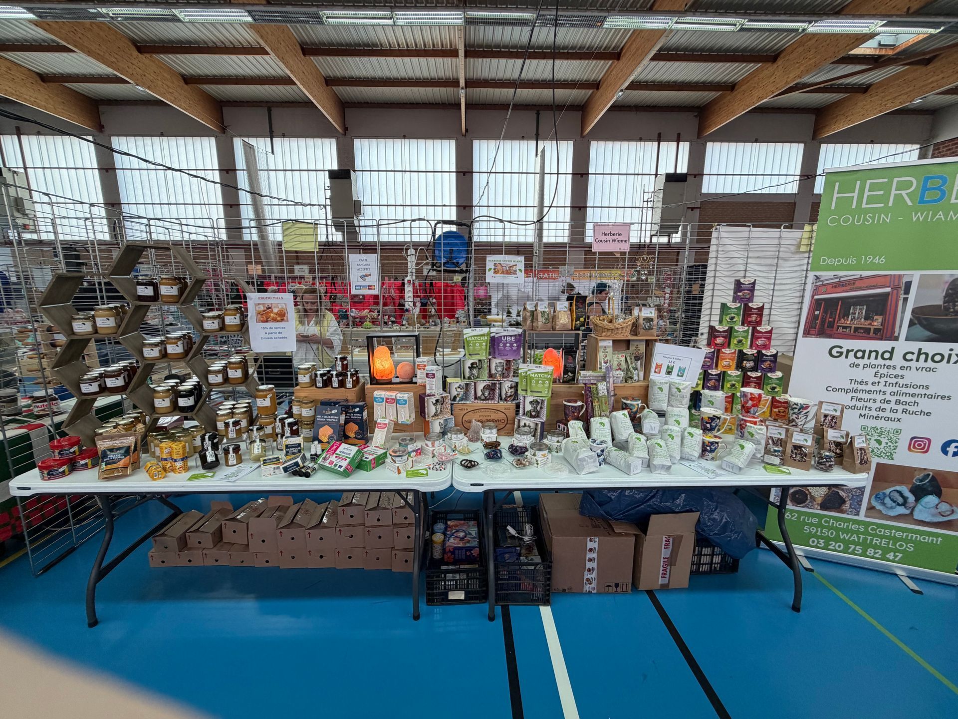 Photo du stand du salon commerciale de Leers (Miel, thé, tasse)