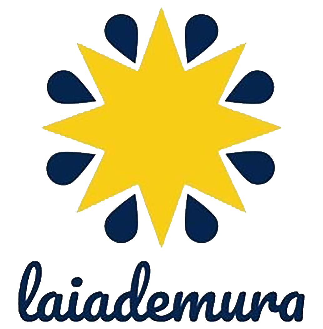 Laia Miralta, Guía turística