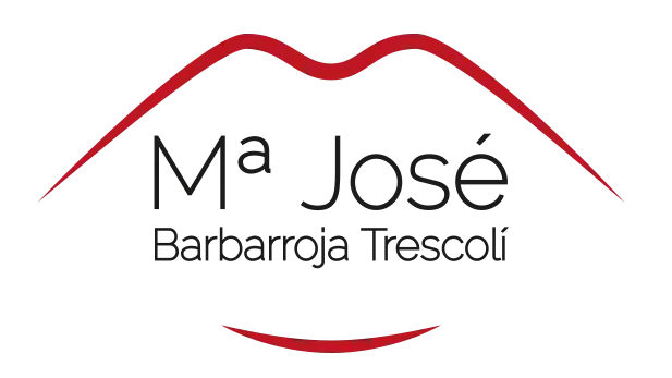 Logotipo de Mª José Barbarrroja Trescoli con líneas curvas rojas y texto negro sobre fondo blanco.