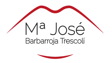 Logotipo de Mª José Barbarrroja Trescoli con líneas curvas rojas y texto negro sobre fondo blanco.