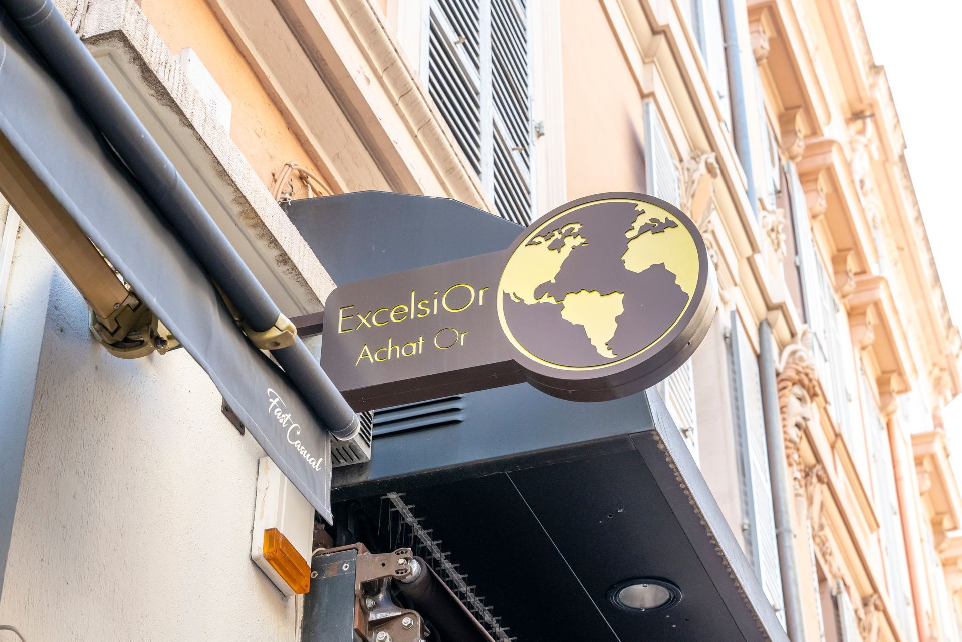 Enseigne extérieure de l'entreprise