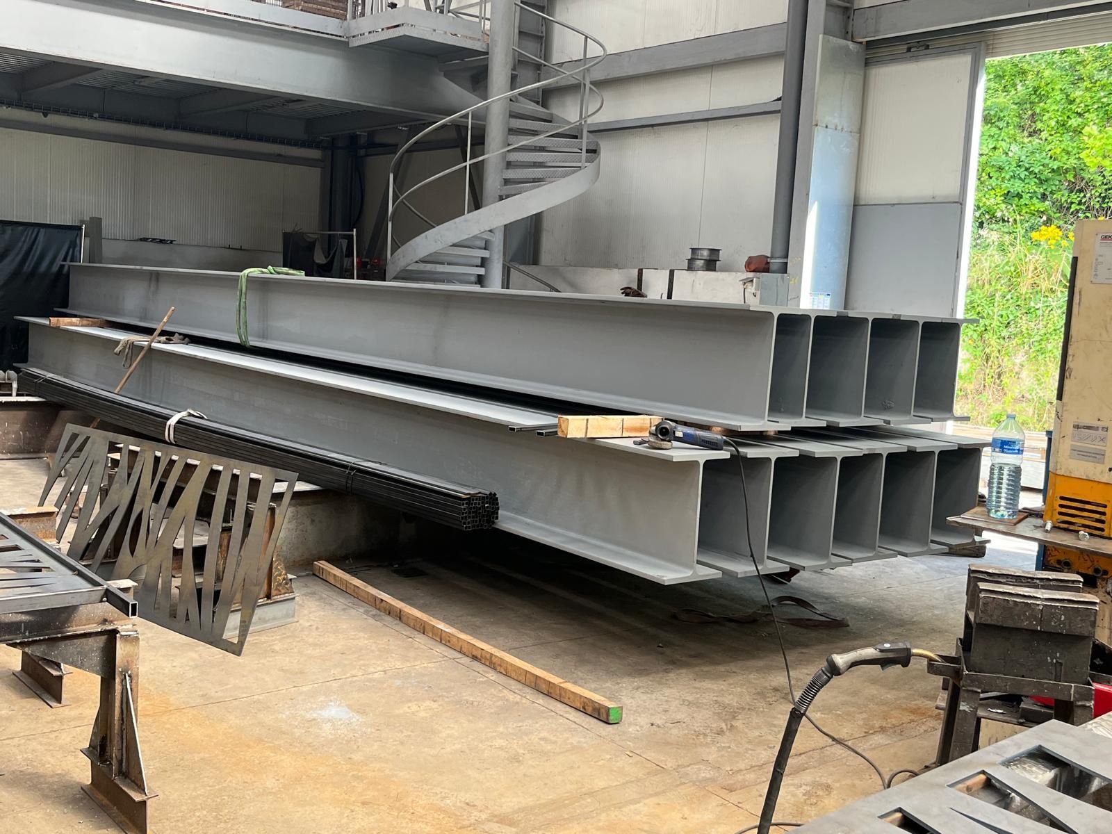 Poutres métalliques