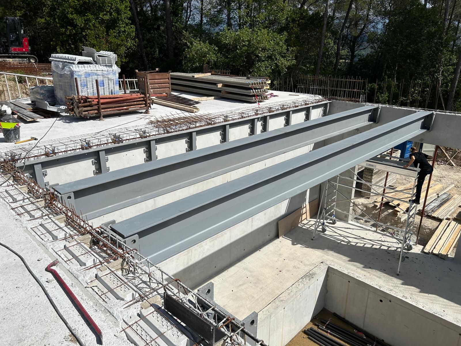 Installation de poutres métalliques