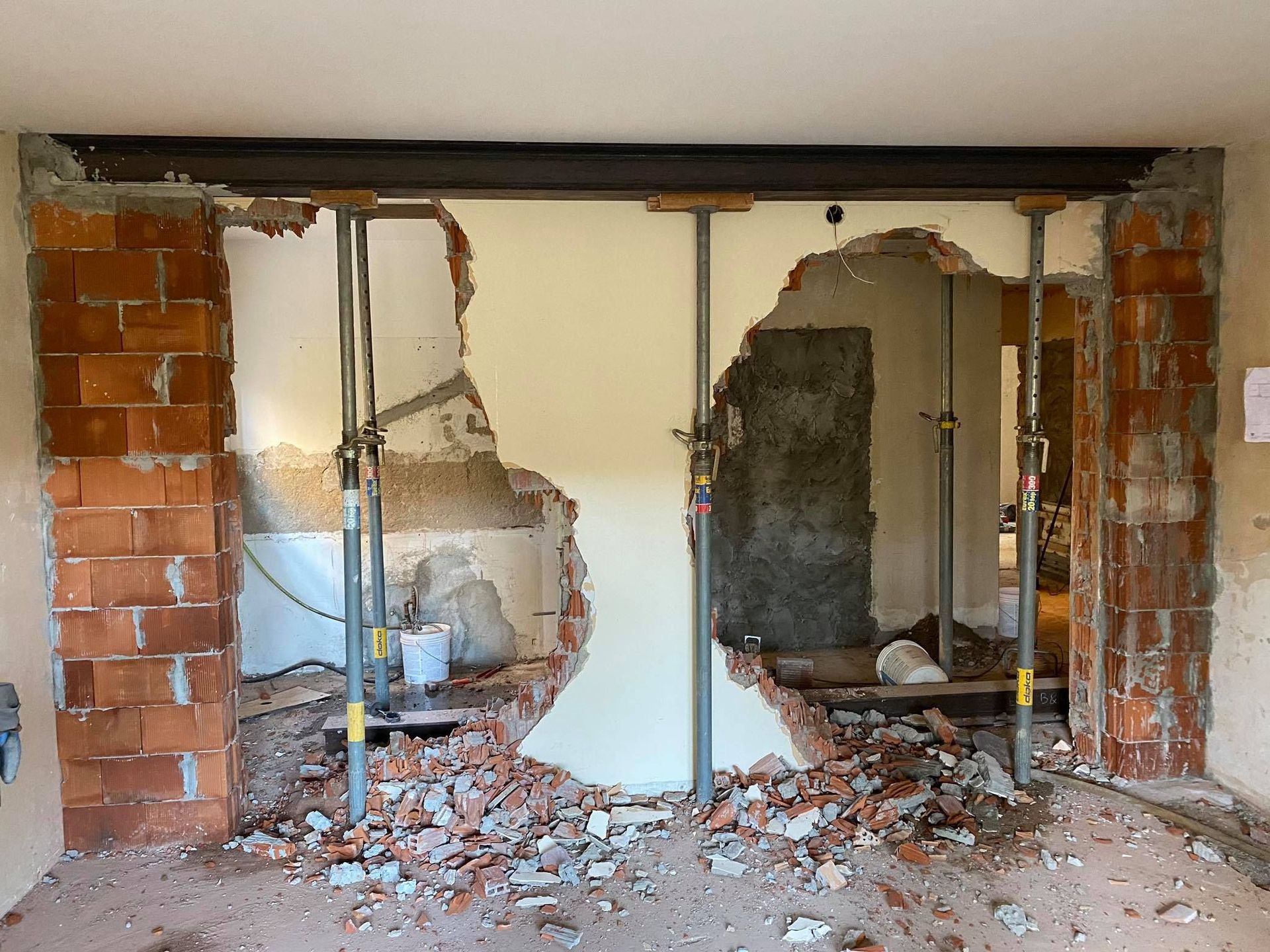 Costruzione parete - Edil B - Impresa di costruzioni