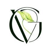 Una letra g con una hoja verde en el medio