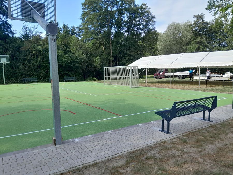 Die Stadt Dannenberg hat den Naherholungsbereich am Thielenburger See durch einen Multifunktionsplatz erweitert.