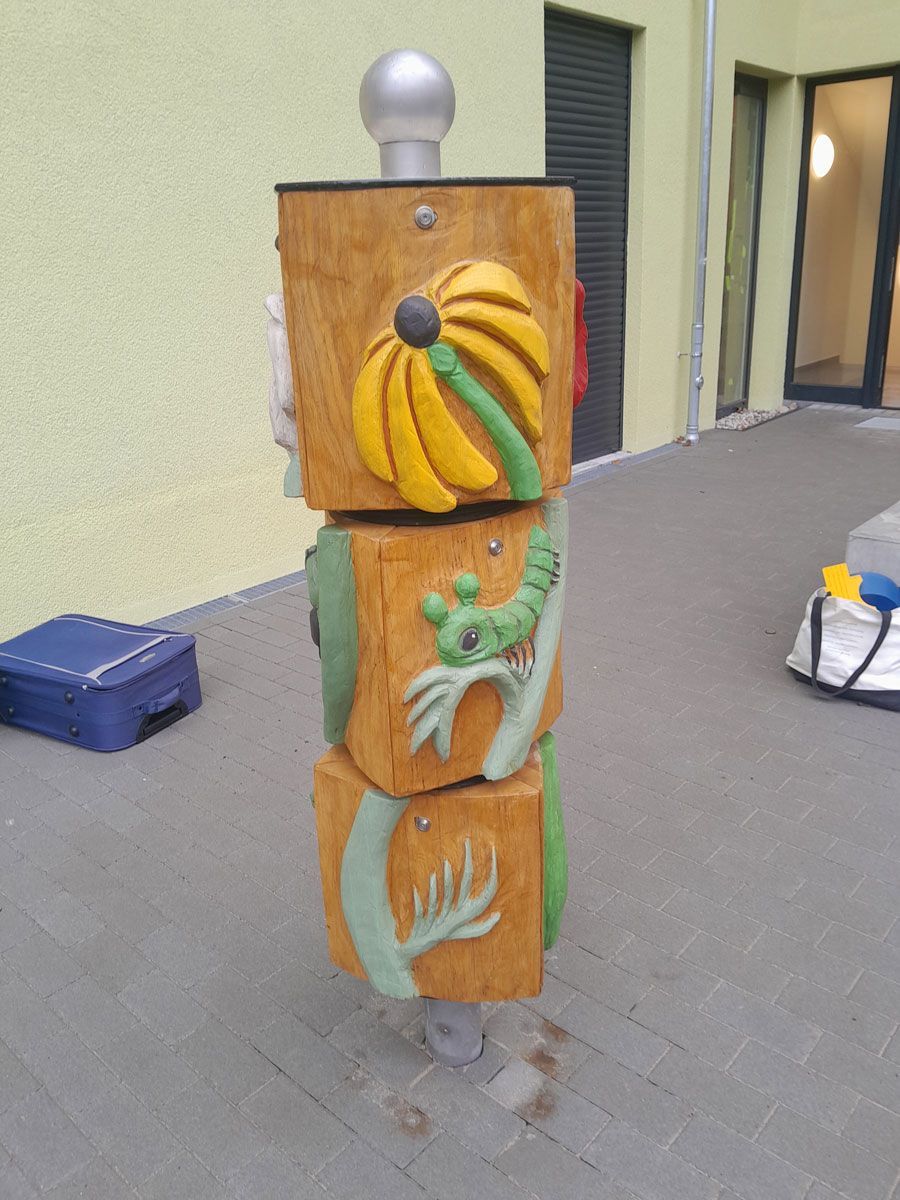 Hier habe ich in Berlin, Nähe Ostkreuz in einer Wohnanlage einen Spielbereich für Kinder frei gegeben.