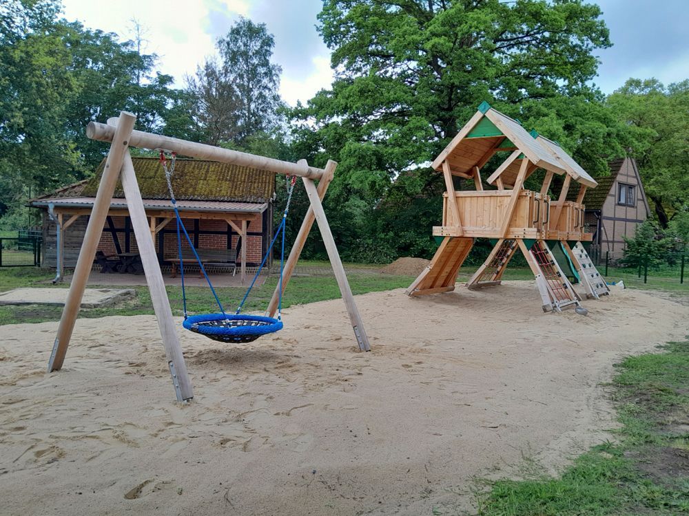 Neuer Spielplatz in Zadrau / Wendland