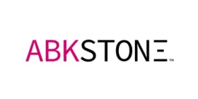 Logotipo de ABKStone en magenta y texto negro sobre fondo blanco.