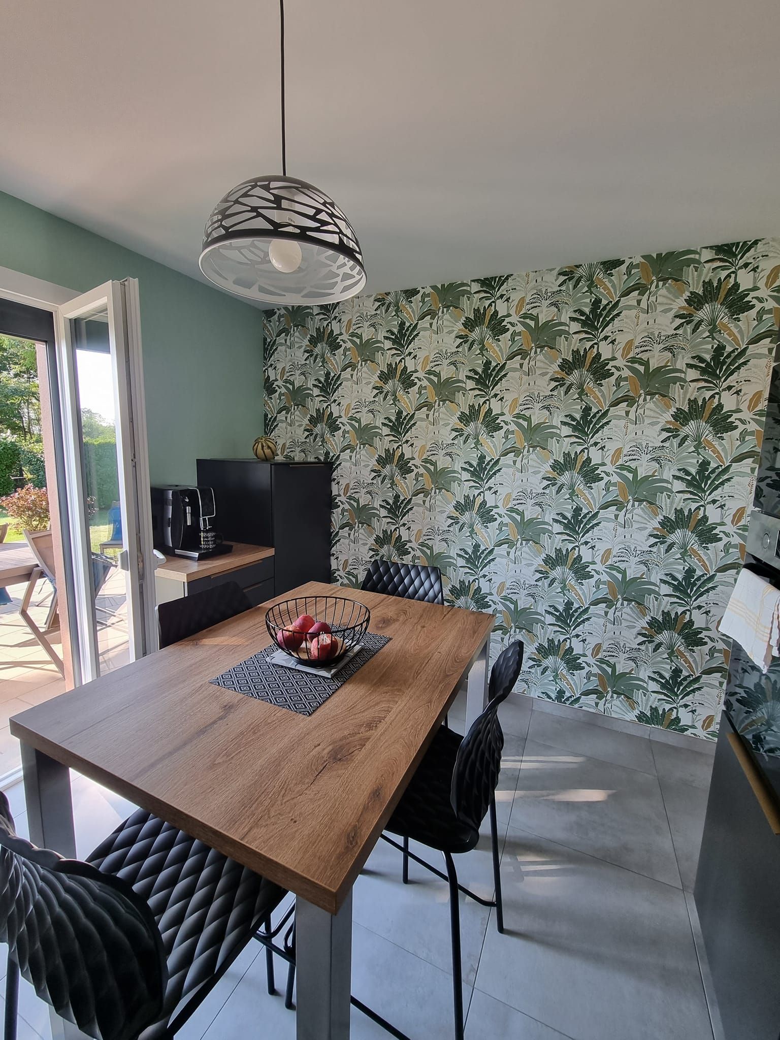 Papier peint et peinture