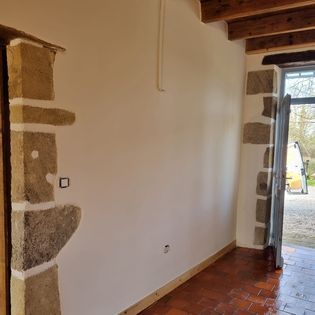 Mur blanc d'un séjour