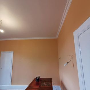 Peinture claire faite dans une chambre