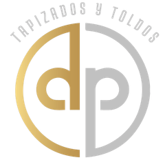 Logotipo de "Tapizados y Toldos": Círculo dividido dorado y plateado con las iniciales "dp", texto arriba.