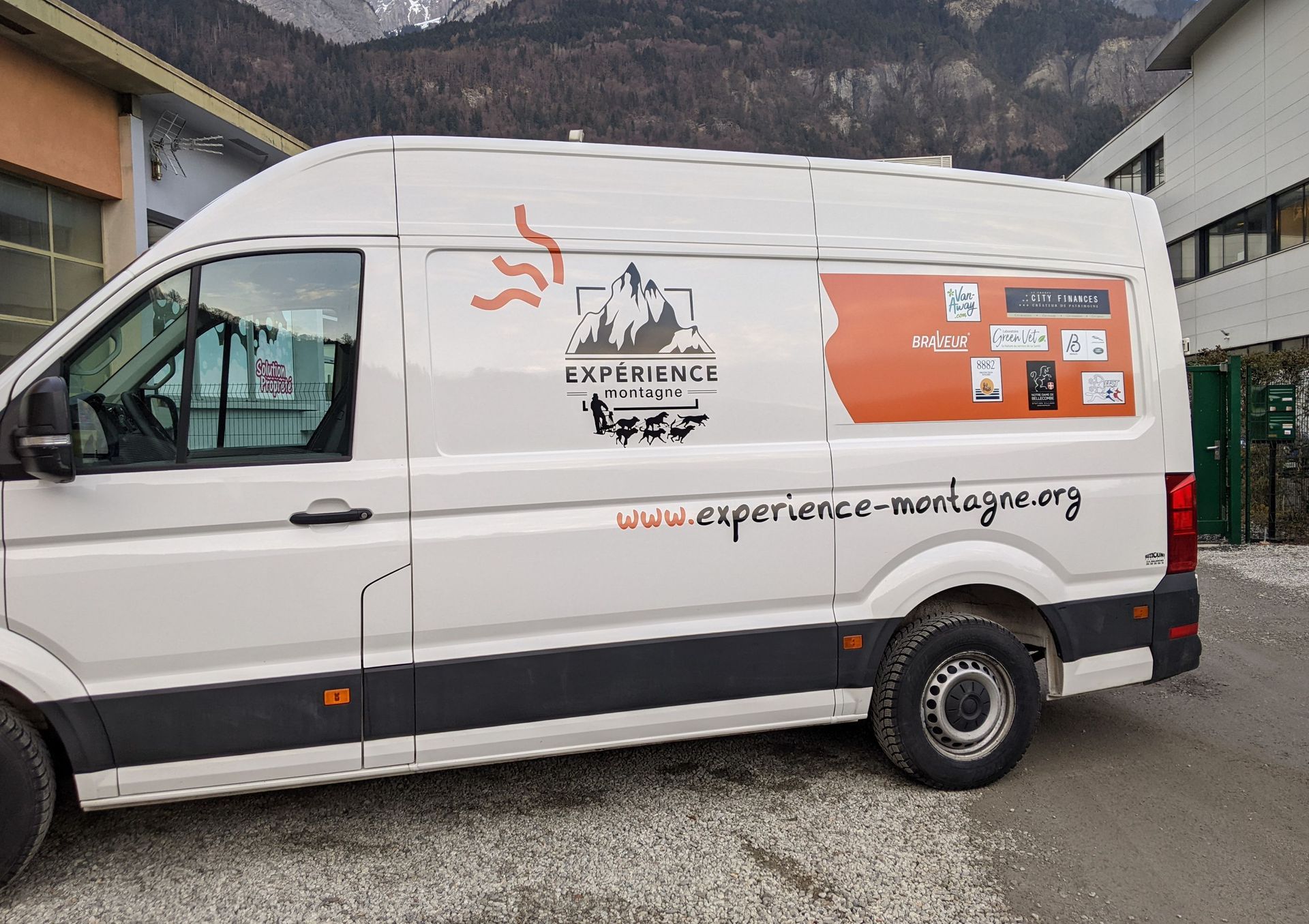 covering notre dame de Bellecombe