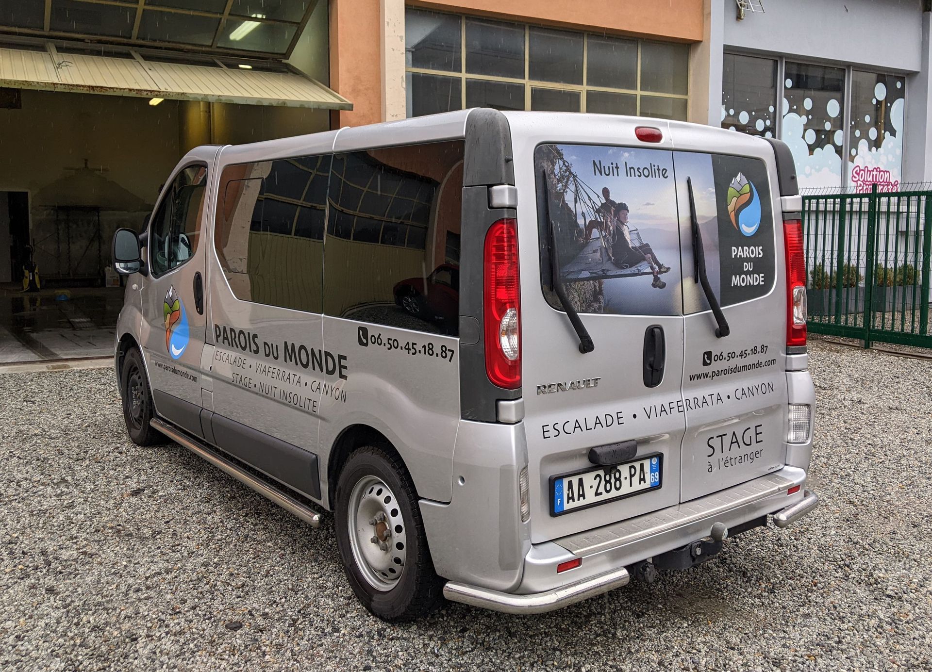 visuel microperforé