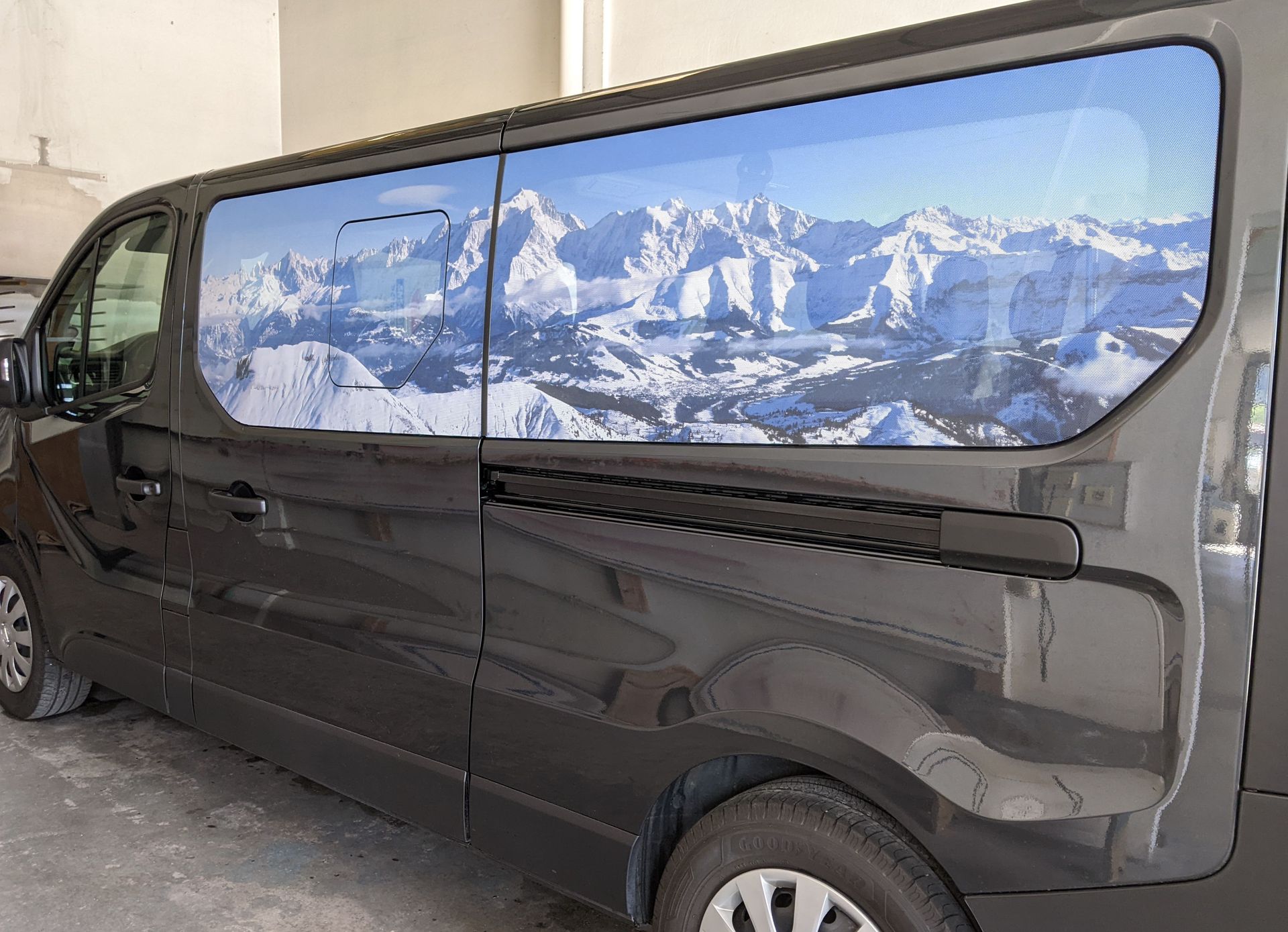 Micro perforé Cluses mini bus