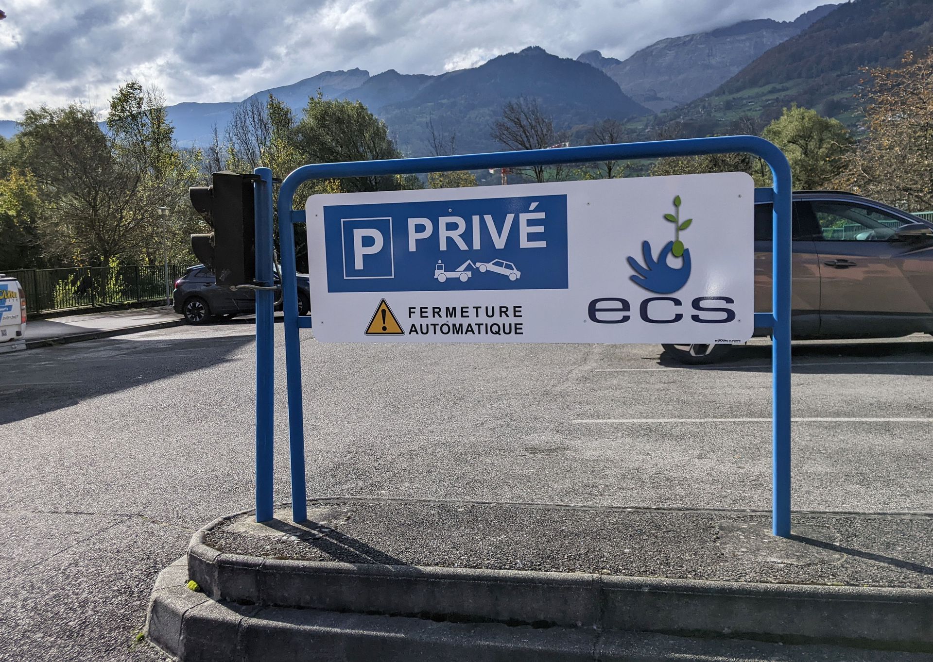 Panneau portatif ALU Dibond logo pictogramme Saint Martin Sallanches