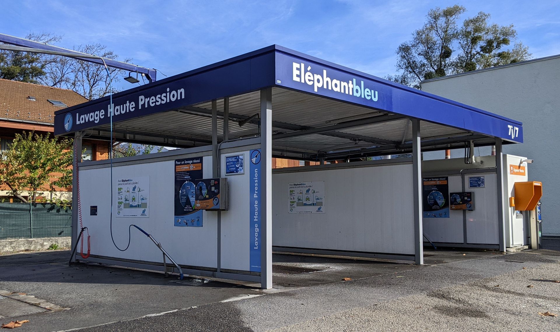 Sallanches marquage adhésif
