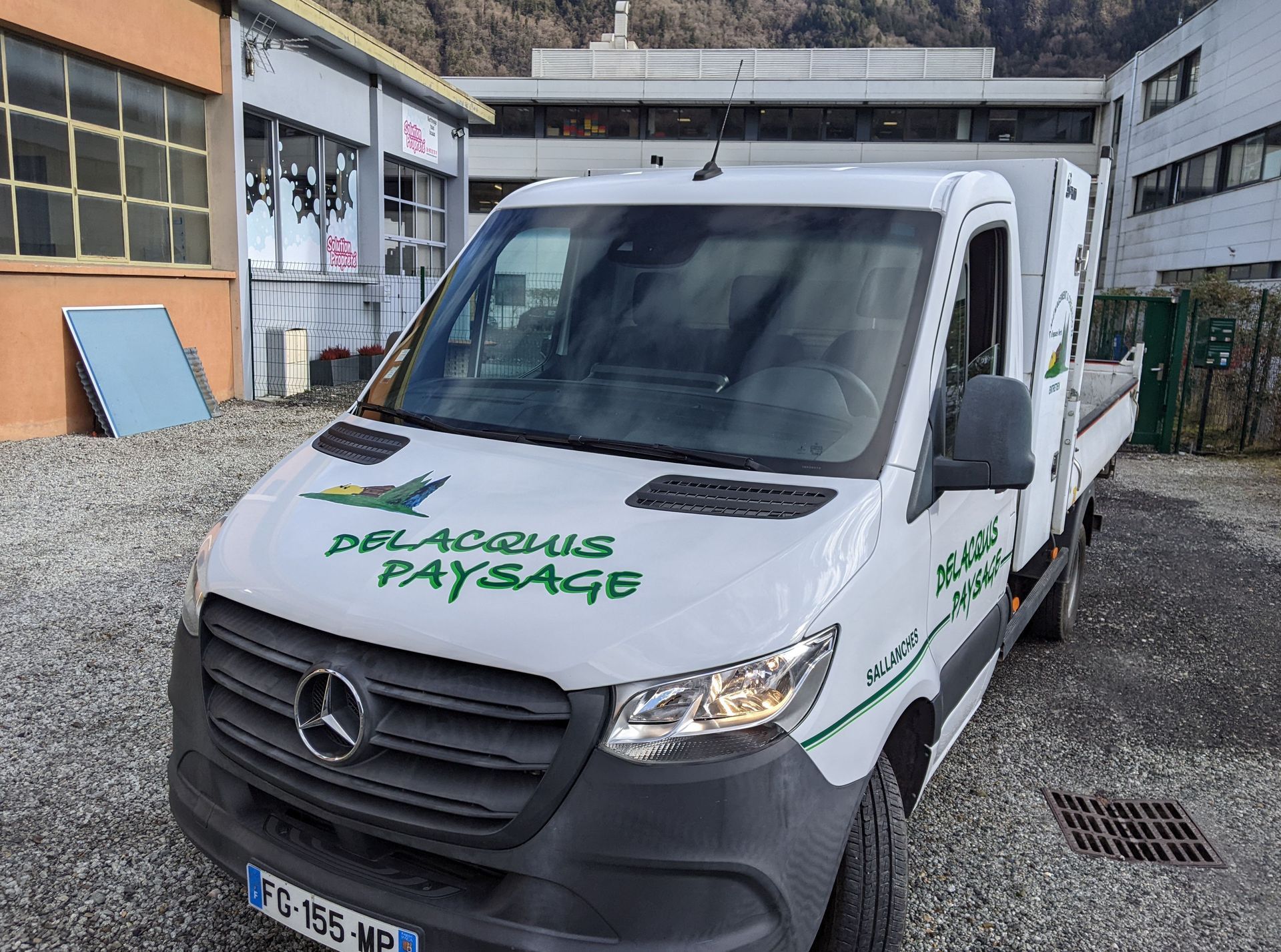 flocage camion entreprise logo découpé